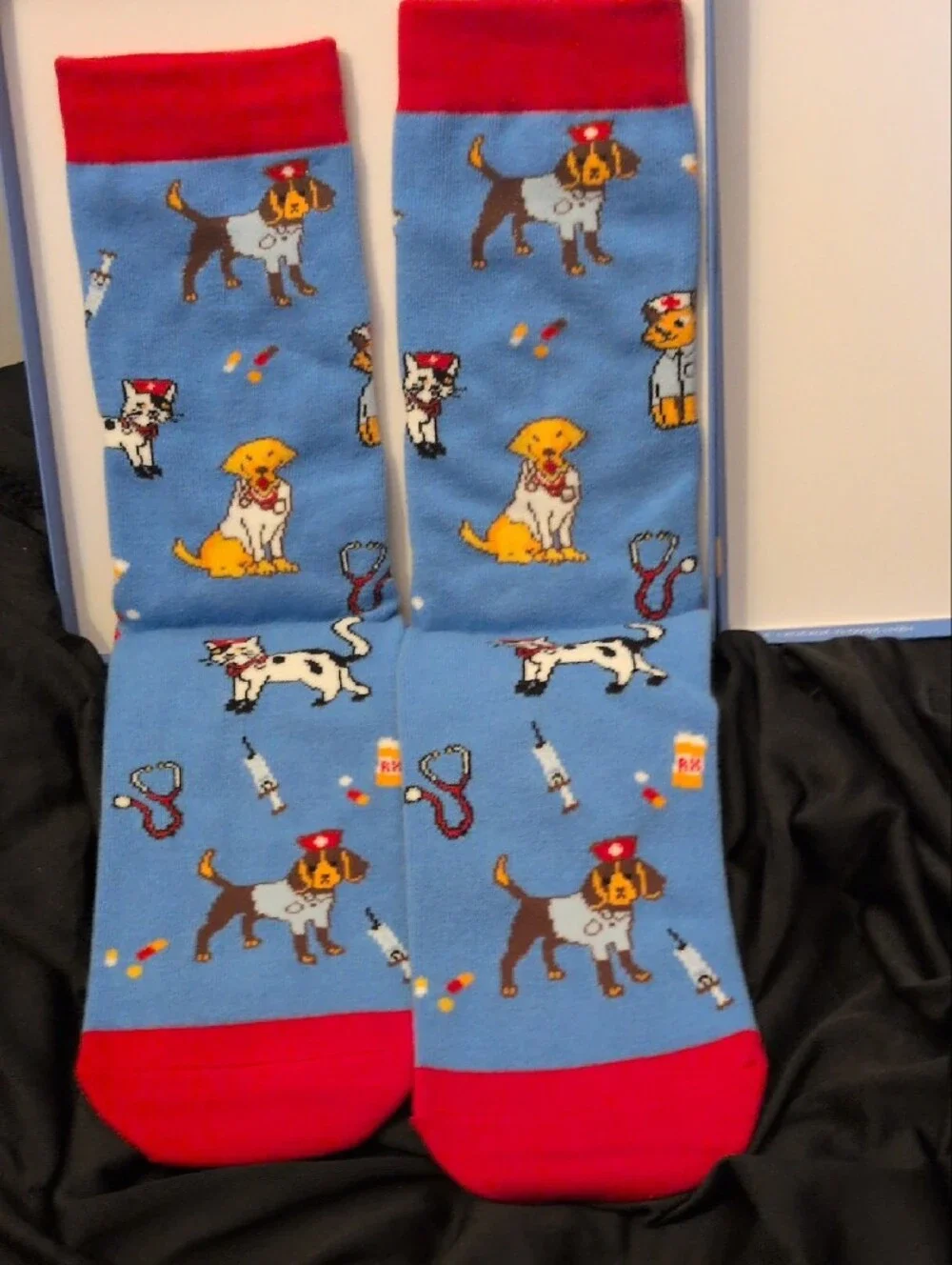 Pet Rescue Cotton Socks in Blue & Red – I Save Animals